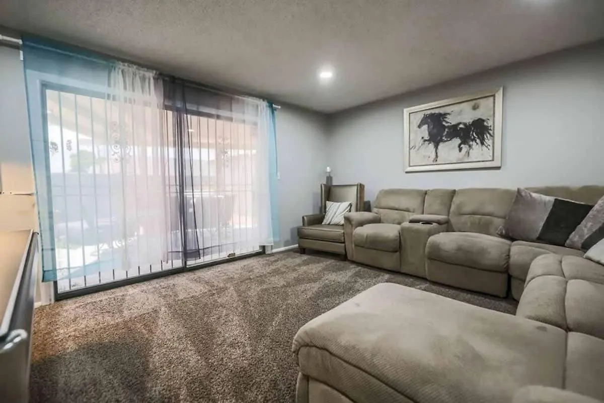 Modern Elegance In The Heart Of Λας Βέγκας